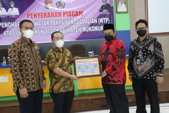 Pemkab Mukomuko Terima Penghargaan WTP Dari DJPB Provinsi Bengkulu